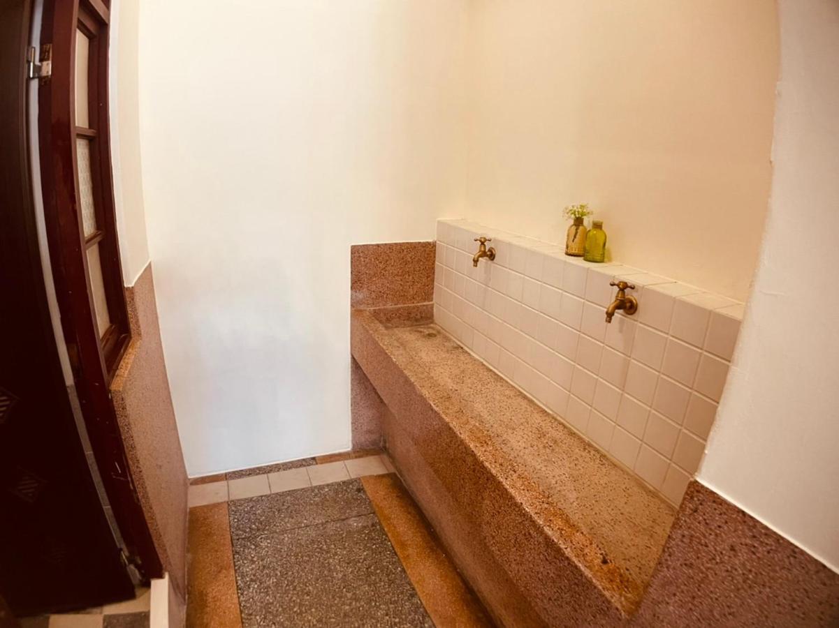 Green Only Homestay Tainan Extérieur photo