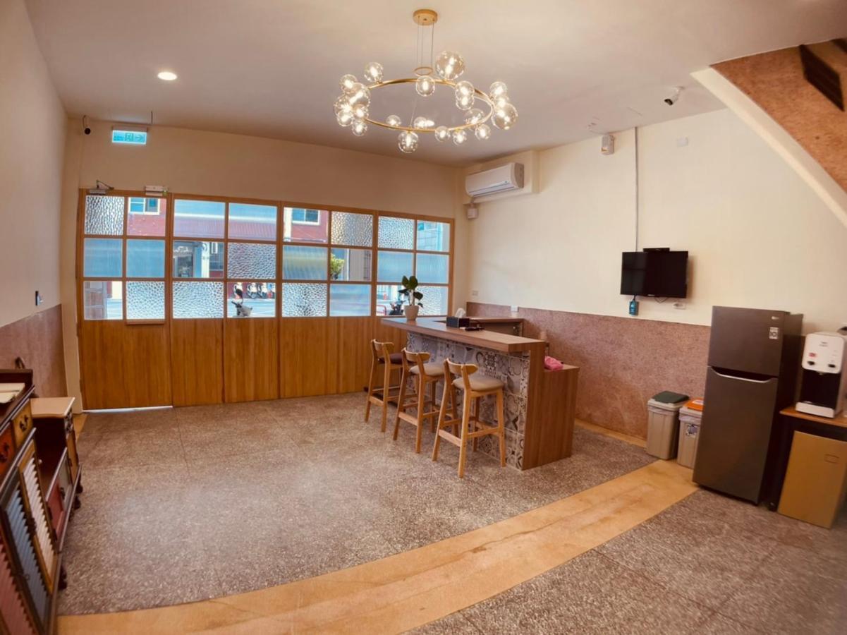 Green Only Homestay Tainan Extérieur photo