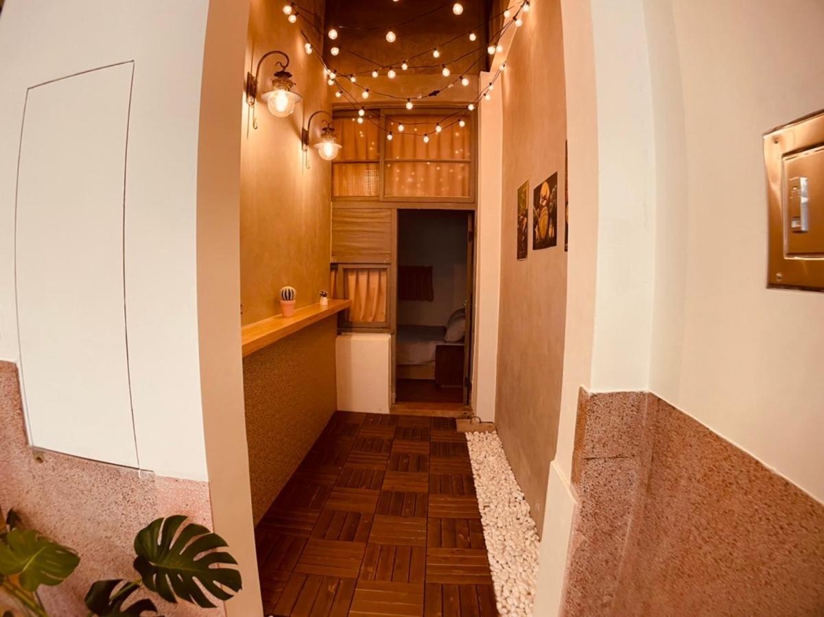 Green Only Homestay Tainan Extérieur photo