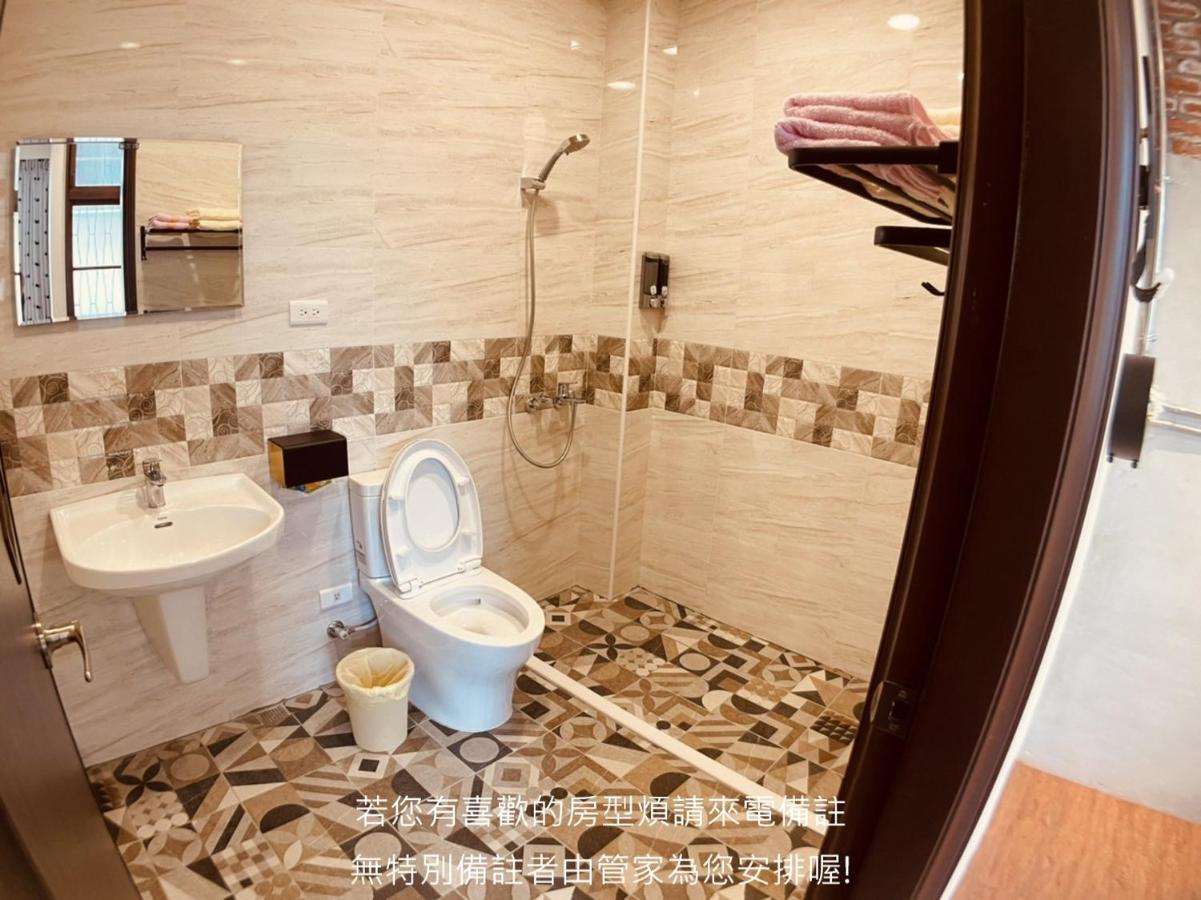 Green Only Homestay Tainan Extérieur photo